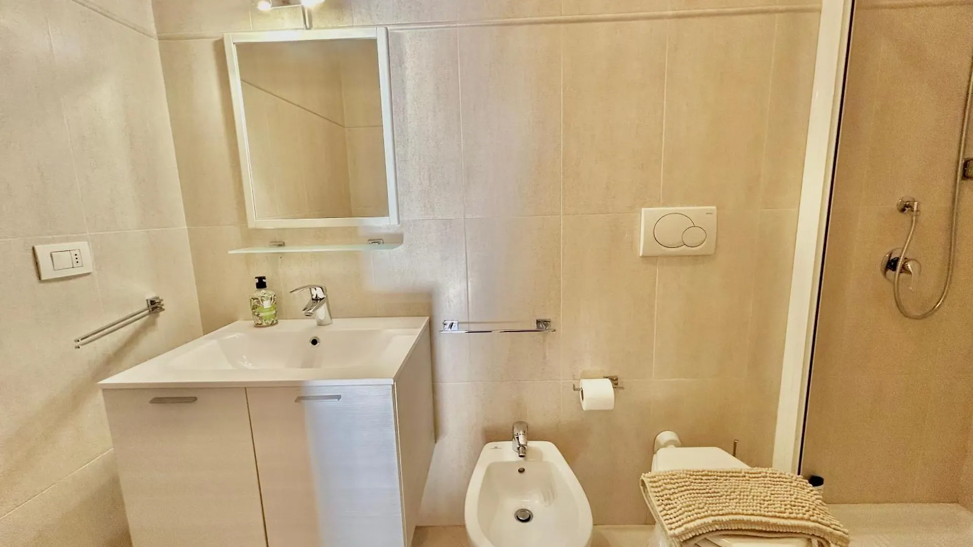 Le Tre Orchidee Apartments Florence